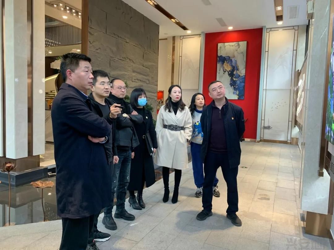 人民銀行安康中支調(diào)統(tǒng)科馮波科長一行蒞臨興安府考察調(diào)研